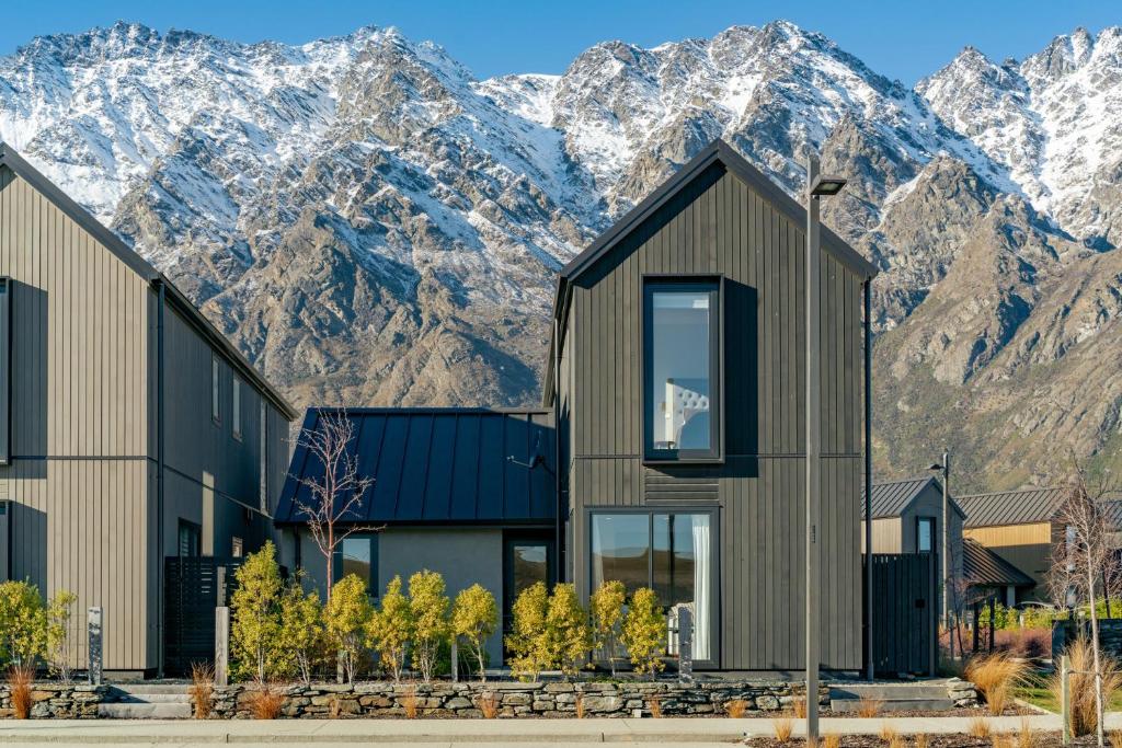 A Remarkable Retreat - Queenstown Holiday Home