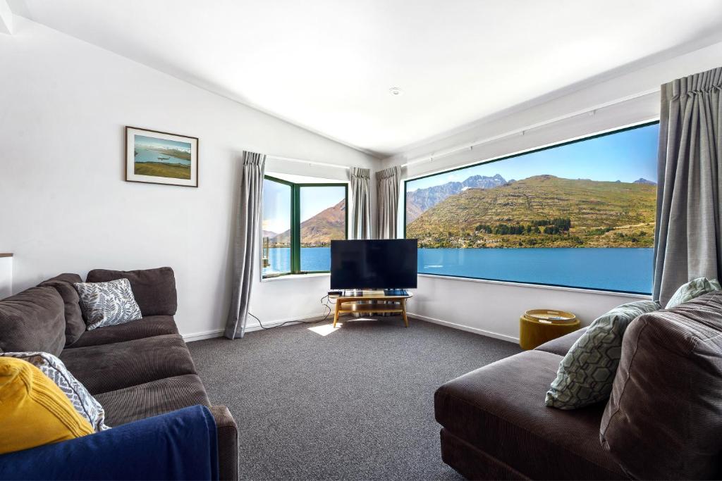 Lakefront Living at Remarkables Retreat - Eight