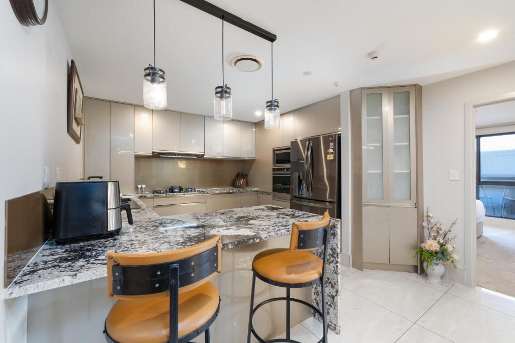 Central Escape Suites - Sandringham Holiday Home
