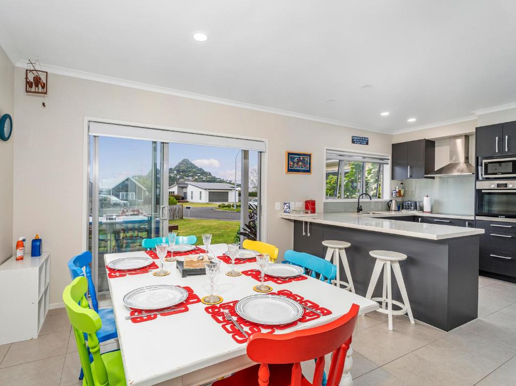 Paku Sea-escape - Tairua Holiday Home