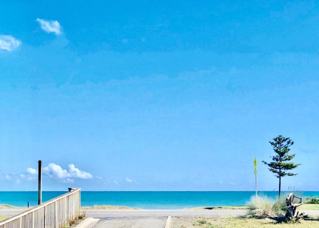 Otaki Beachfront Getaway