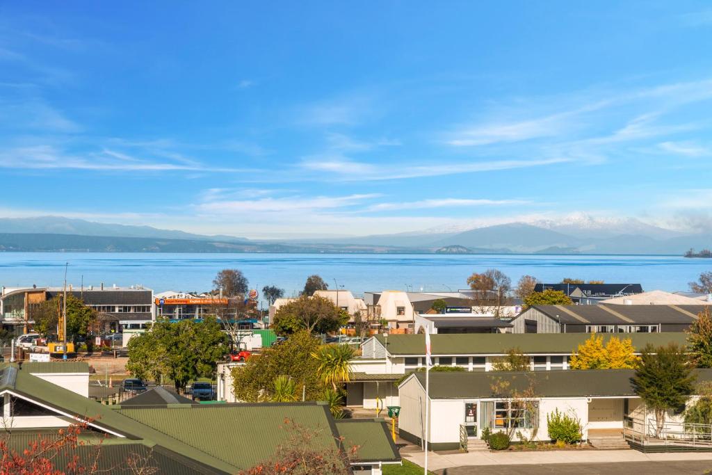 Lakeview Luxury - Taupo Holiday Apartment