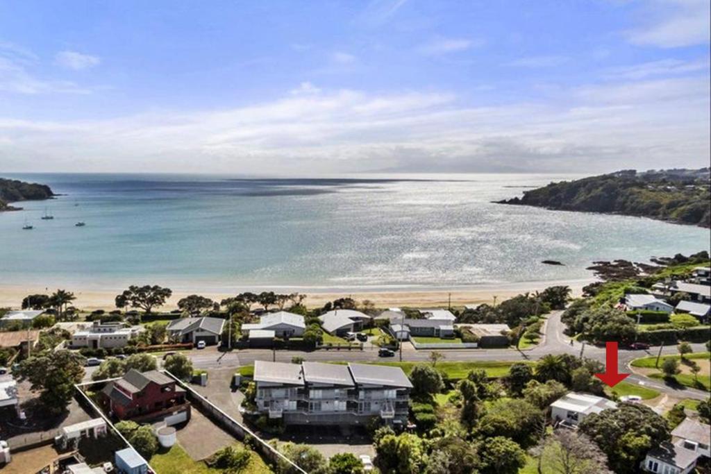 Oneroa Village Beach House- Stay Waiheke