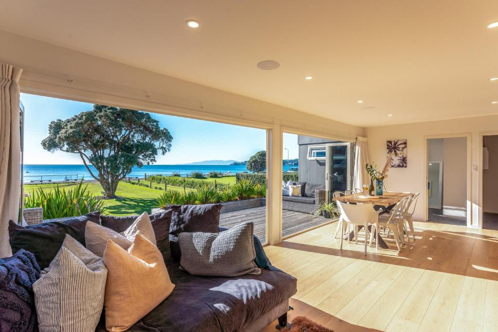 Onetangi Beachfront Escape - Coast & Country