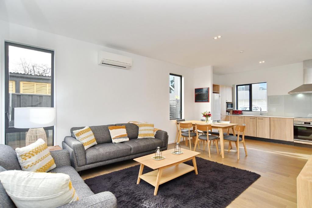 Salisbury Style - Modern city apartment - Christchurch Holiday Homes