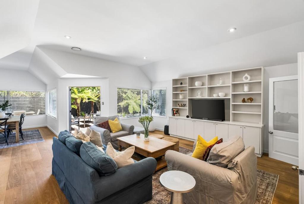 Kaleido Nook Enchanting 3BR Magic on Rugby Street