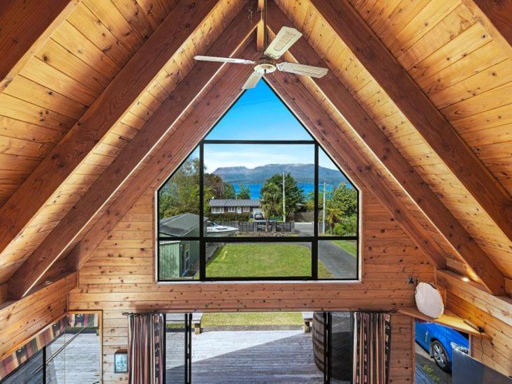 Lakeview Chalet Lake Tarawera