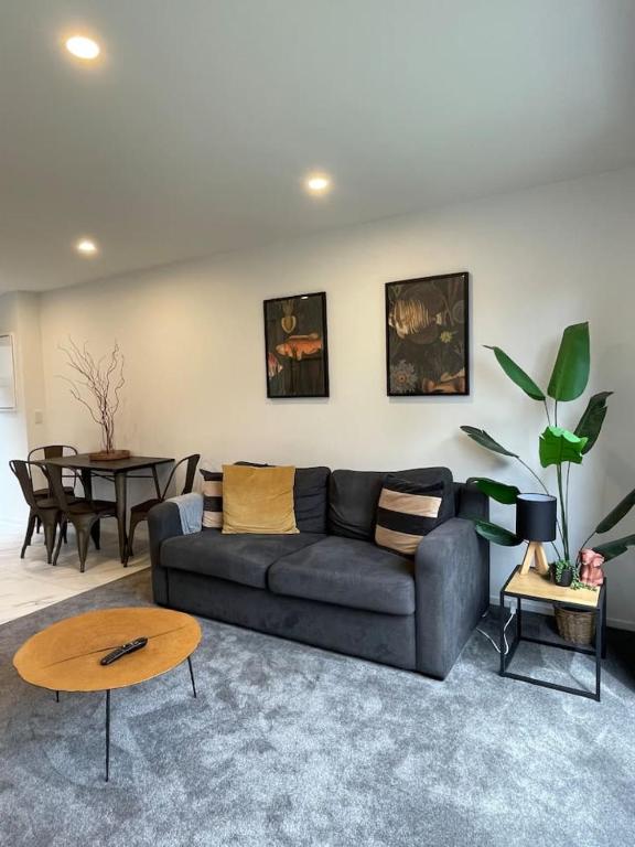 CBD Apartment 5 - 2 Bed 2 Bath