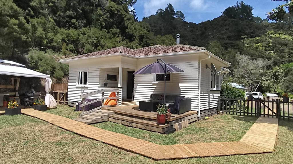 Wainui bush retreat