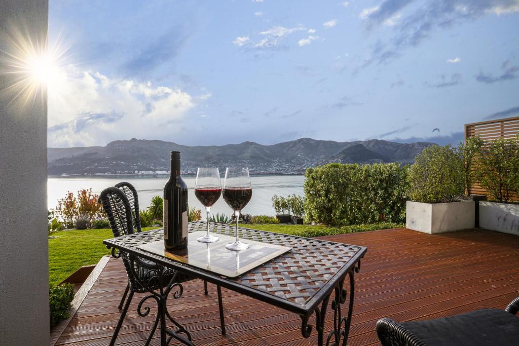 Sanctuary At The Bay - Diamond Harbour Retreat