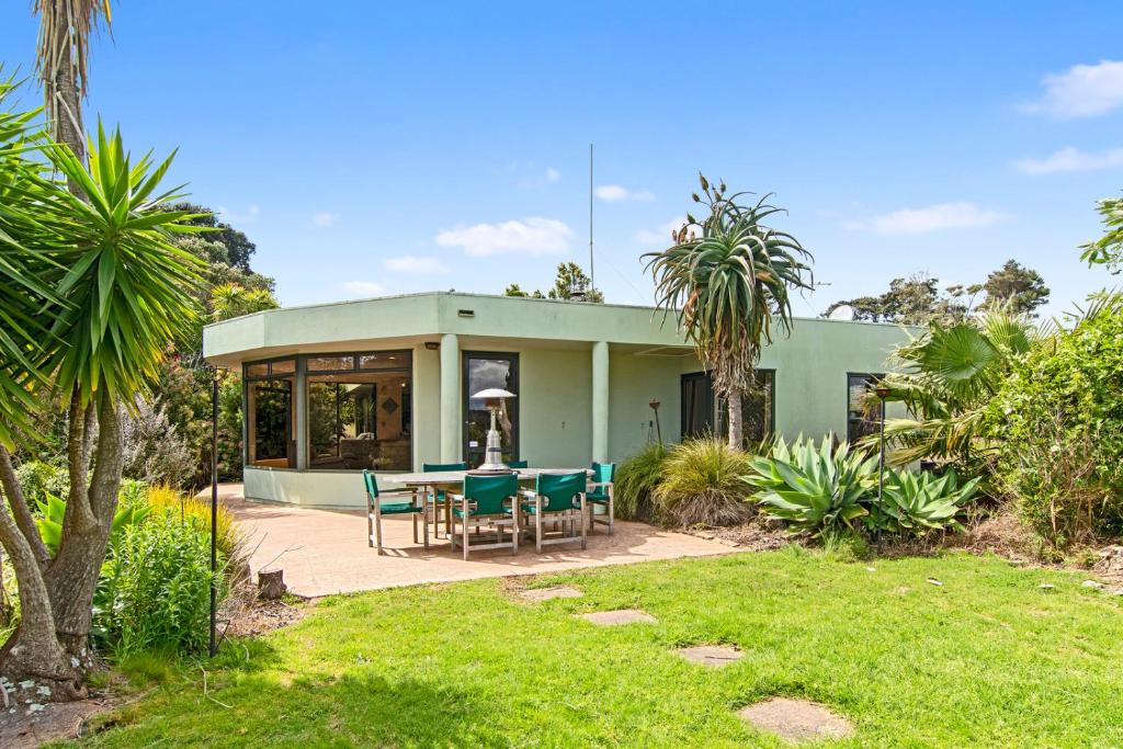 Green Oasis - Mangawhai Heads Holiday Home