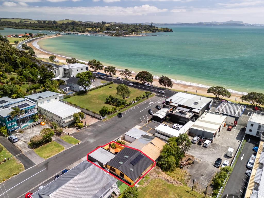 Unique Estuary & Bird Apartment in Te Haumi Paihia