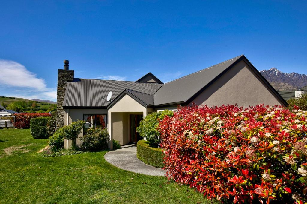 Quail's Nest, Queenstown - Luxury Home & Garden