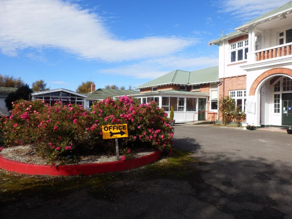 Thomas's Catlins Lodge and Camp Ground